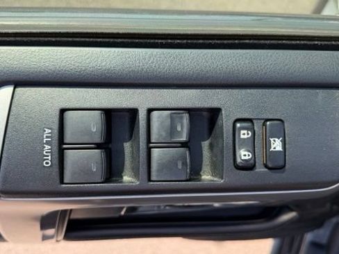 Used 2018 Toyota 4Runner SR5 Premium AWD/4WD image 19