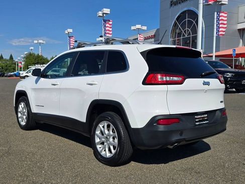 Used 2018 Jeep Cherokee Latitude FWD image 6