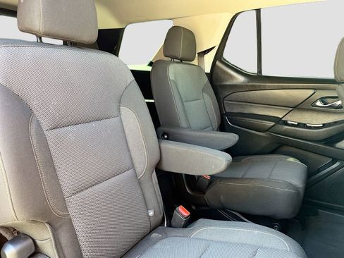 Used 2019 Chevrolet Traverse LT FWD image 26