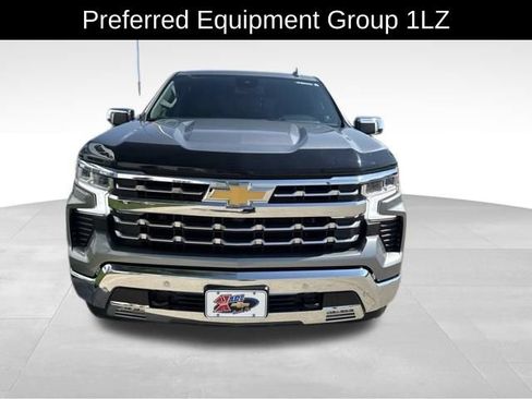 Used 2024 Chevrolet Silverado 1500 LTZ AWD/4WD image 2