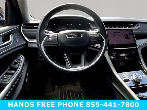 Used 2022 Jeep Grand Cherokee L Limited AWD/4WD image 9