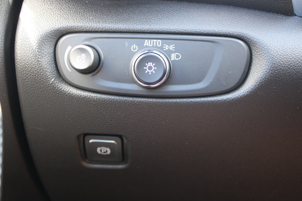 Used 2025 Chevrolet Blazer LT FWD image 40