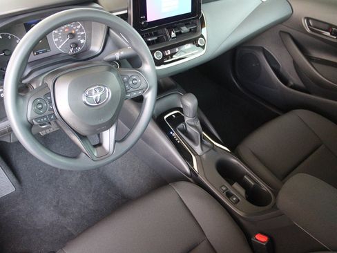 Used 2026 Toyota Corolla LE image 2