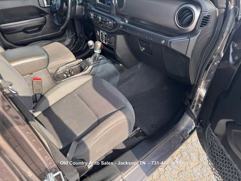 Used 2018 Jeep Wrangler Unlimited Sport S AWD/4WD image 14