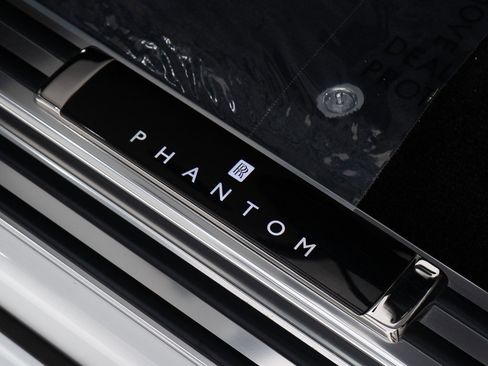 Certified 2023 Rolls-Royce Phantom Sedan image 14