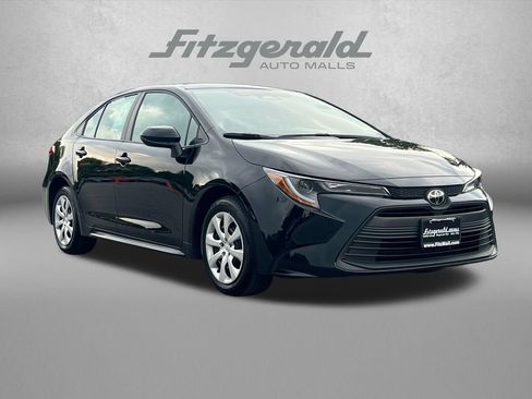 Used 2025 Toyota Corolla LE FWD image 1