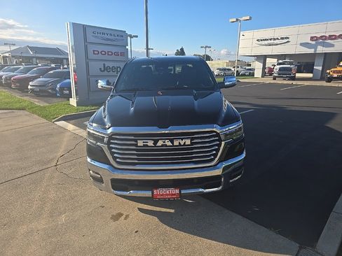 Used 2025 RAM 1500 Laramie image 24
