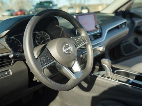 Used 2024 Nissan Altima 2.5 SV image 27