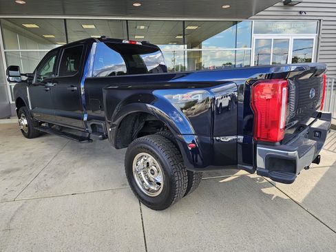 Used 2025 Ford F350 XLT image 3