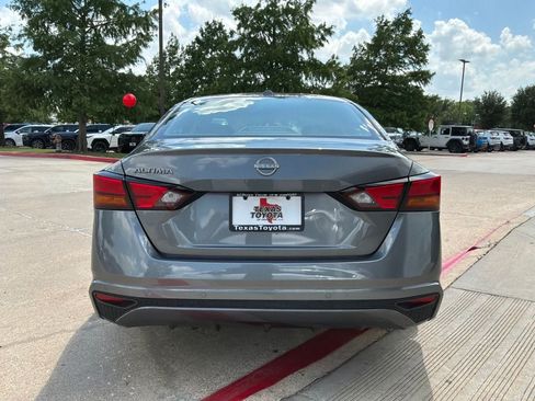 Used 2025 Nissan Altima 2.5 SV FWD image 7