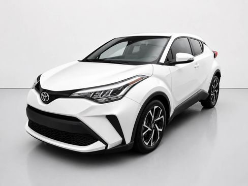 Used 2020 Toyota C-HR XLE FWD image 2