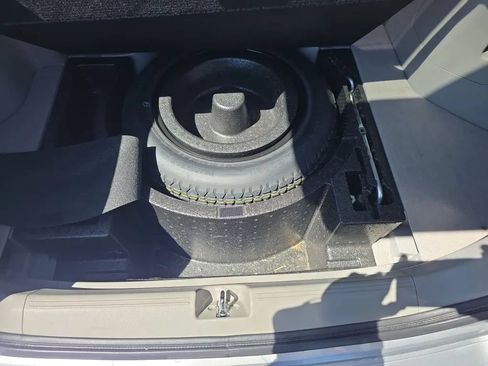 Used 2011 Honda Insight EX image 31