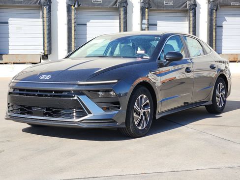 New 2026 Hyundai Sonata Blue FWD image 2