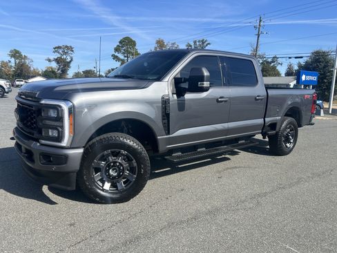 Used 2023 Ford F250 Lariat w/ Lariat Ultimate Package image 3