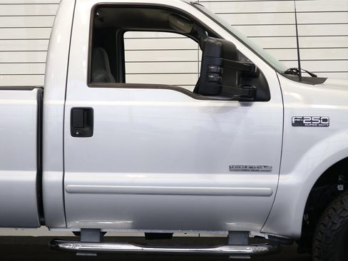 Used 2003 Ford F250 XLT image 64