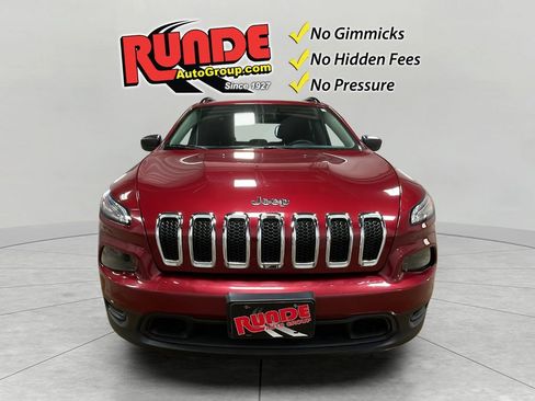 Used 2016 Jeep Cherokee Sport image 8