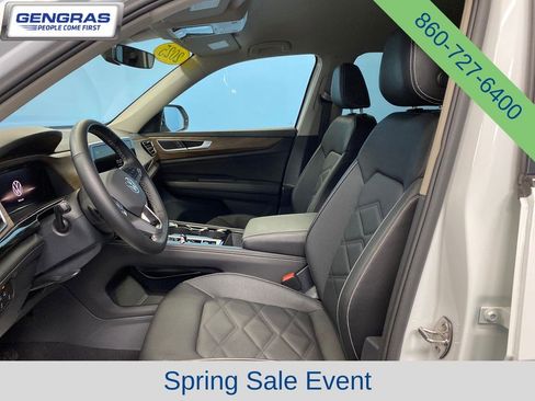 Used 2025 Volkswagen Atlas SE AWD/4WD image 9