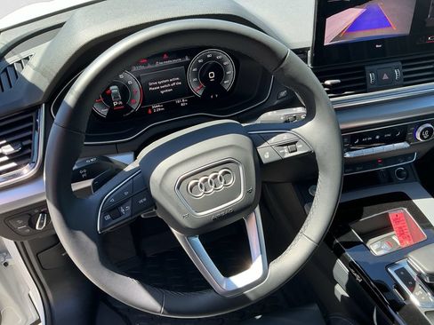 Used 2025 Audi Q5 2.0T Premium w/ Convenience Plus Package AWD/4WD image 11
