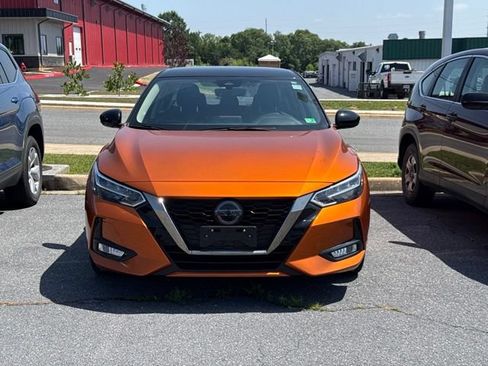 Used 2023 Nissan Sentra SR w/ Electronics Package FWD image 2