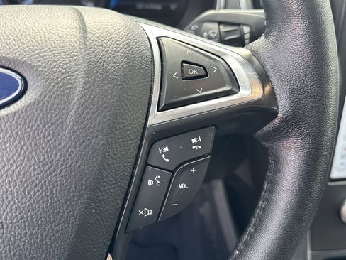 Used 2021 Ford Edge Titanium image 25