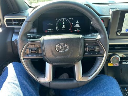 Used 2025 Toyota 4Runner TRD Sport AWD/4WD image 31