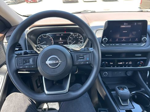 Used 2023 Nissan Rogue SV AWD/4WD image 36