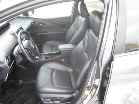Used 2020 Toyota Prius XLE image 14