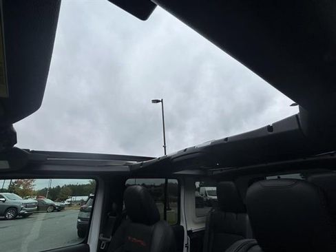 New 2026 Jeep Wrangler Unlimited Rubicon w/ Xtreme 35 Tire Package image 20