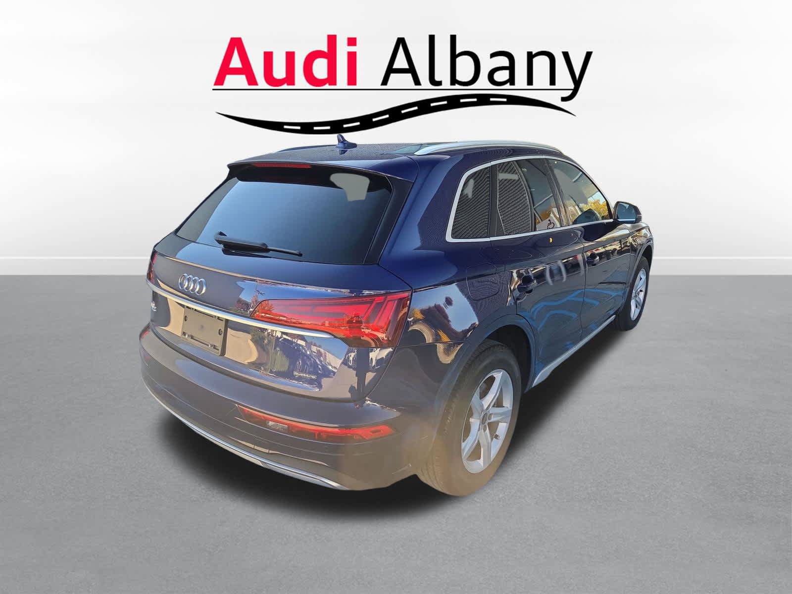 Used 2024 Audi Q3 2.0T Premium Plus w/ Premium Plus Package AWD/4WD image 3
