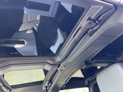 New 2025 GMC Hummer EV 3X w/ LPO, Roof Cross Rail Package image 19