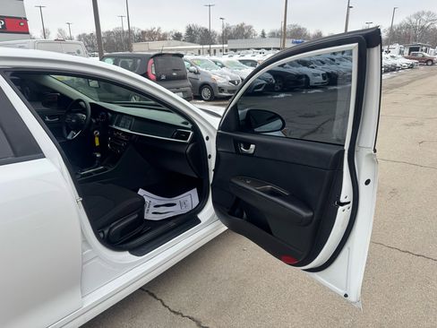 Used 2019 Kia Optima LX image 9