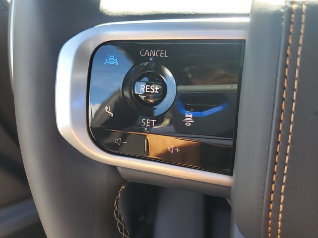 Used 2025 Nissan Armada Platinum Reserve AWD/4WD image 17