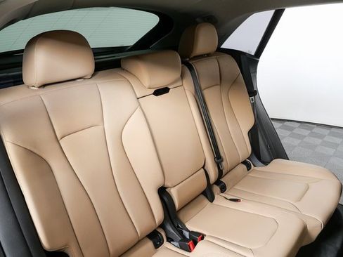 Used 2023 Audi Q8 Prestige w/ Prestige Package image 21