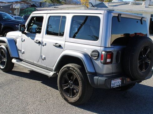 Used 2019 Jeep Wrangler Unlimited Sahara image 6