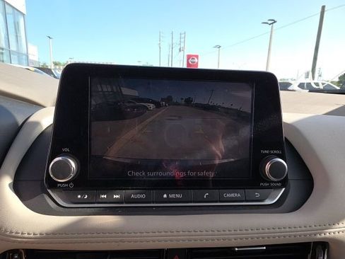 Used 2023 Nissan Rogue SV FWD image 19