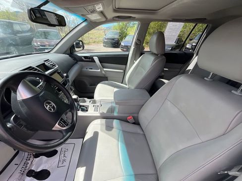 Used 2013 Toyota Highlander SE AWD/4WD image 10