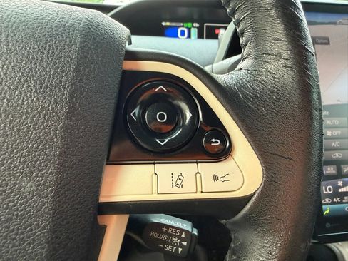 Used 2017 Toyota Prius Prime Premium FWD image 29