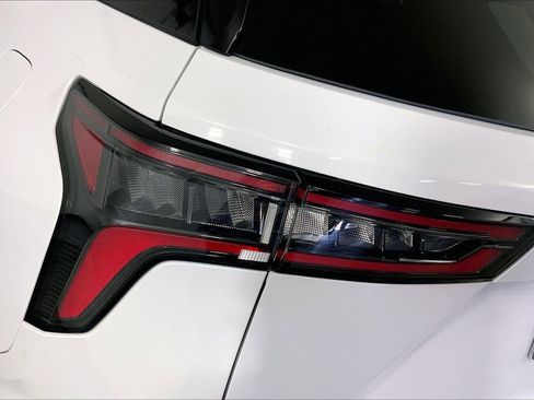 Used 2025 Chevrolet Equinox LT image 27