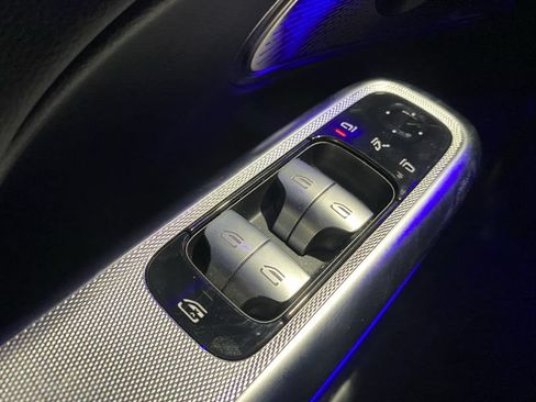 Used 2023 Mercedes-Benz GLC 300 w/ AMG Line image 9