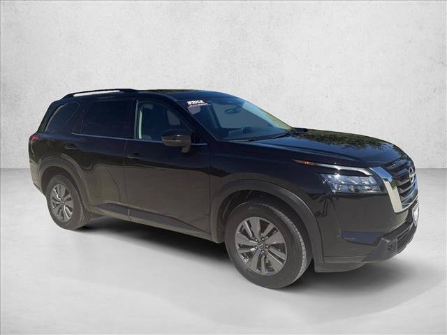 Used 2024 Nissan Pathfinder SV FWD image 3