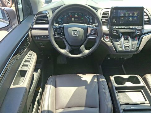 Used 2024 Honda Odyssey Touring image 11