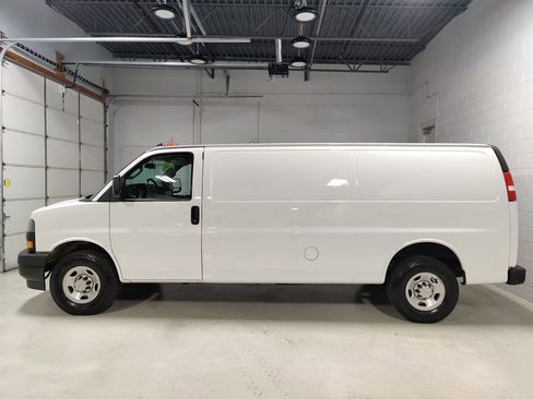 Used 2023 Chevrolet Express 2500 Extended w/ Driver Convenience Package RWD image 18