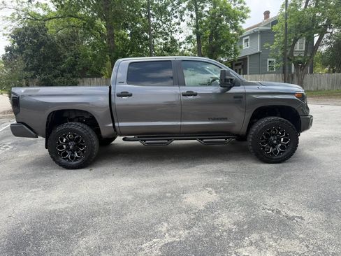 Used 2016 Toyota Tundra SR5 w/ SR5 Upgrade Package AWD/4WD image 4