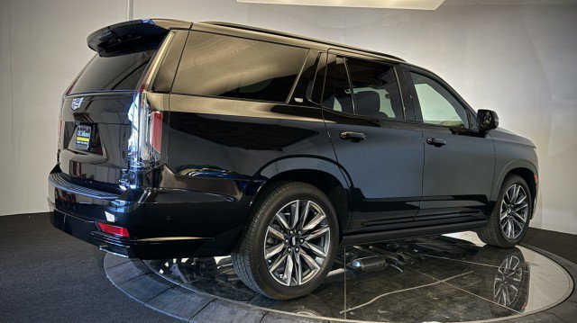 Used 2022 Cadillac Escalade Sport Platinum w/ Heavy-Duty Trailer Package AWD/4WD image 36