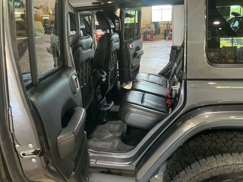 Used 2018 Jeep Wrangler Unlimited Rubicon AWD/4WD image 23