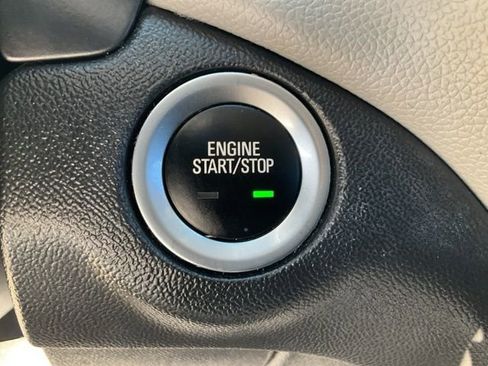 Used 2020 Chevrolet Equinox LT w/ Driver Convenience Package image 13