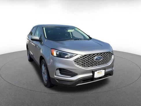 Used 2024 Ford Edge SEL AWD/4WD image 3