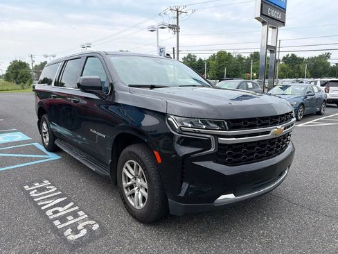 Used 2021 Chevrolet Suburban LS AWD/4WD image 2