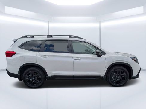 Certified 2025 Subaru Ascent Bronze Edition w/ Onyx Package AWD/4WD image 2