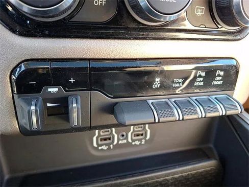 Certified 2020 RAM 1500 Laramie image 26